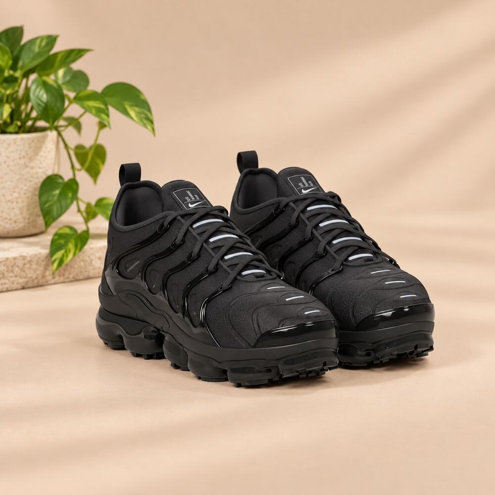 NWT Nike Air VaporMax Plus Men's Shoes Black Dark Grey Size 11.5